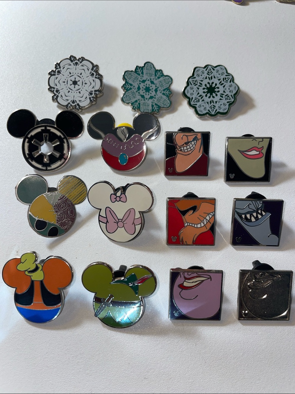 Disney pin bundle reserved for @tsablerose